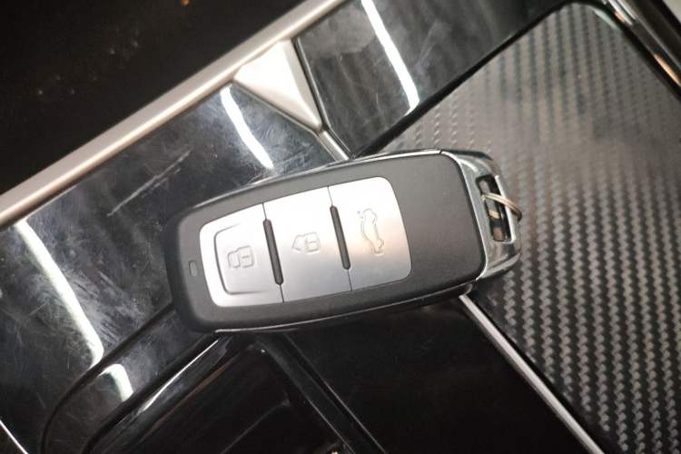 Used Venucia V DD-i 2023 110 km iE Version Vehicle Key