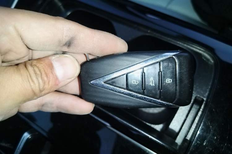 Used Venucia V DD-i 2023 110 km iE Version Vehicle Key