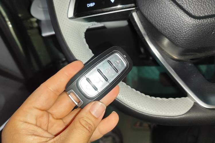 Used Venucia V DD-i 2023 110 km iE Version Vehicle Key