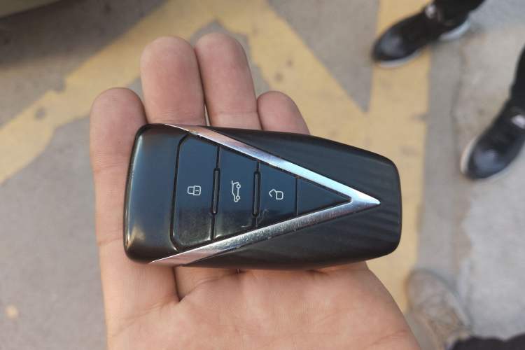 Used Venucia V DD-i 2023 110 km iE Version Vehicle Key