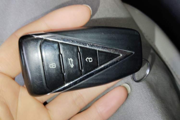 Used Venucia V DD-i 2023 110 km iE Version Vehicle Key