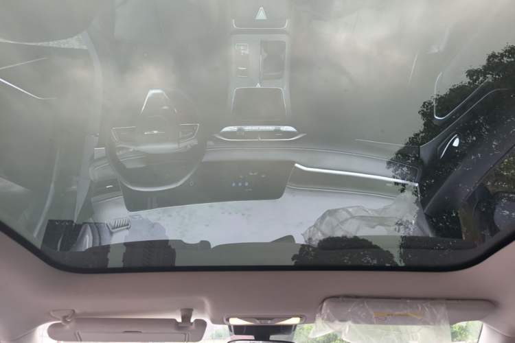 Used Venucia V DD-i 2023 110 km iE Version Headliner