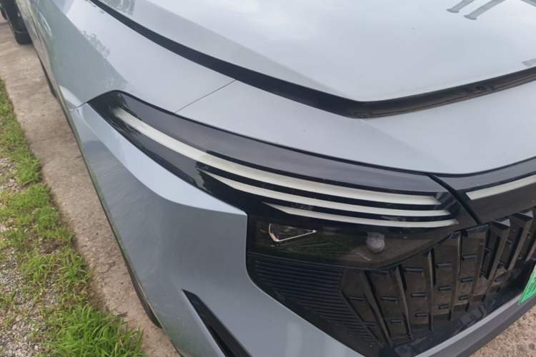 Used Venucia V DD-i 2023 110 km iE Version Right Front Headlight