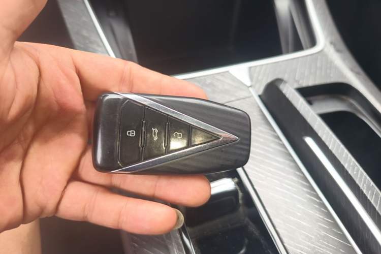 Used Venucia V DD-i 2023 110 km iE Version Vehicle Key
