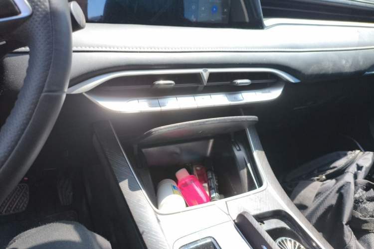 Used Venucia V DD-i 2023 60km iD Version Audio And AC Panel