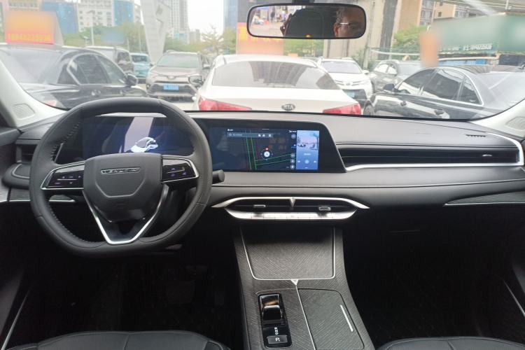 Used Venucia V DD-i 2023 110 km iE Version Center Console