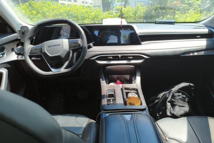 Used Venucia V DD-i 2023 60km iD Version Center Console