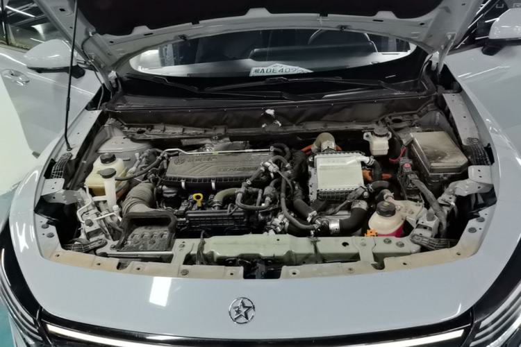 Used Venucia V DD-i 2023 110 km iE Version Engine Bay