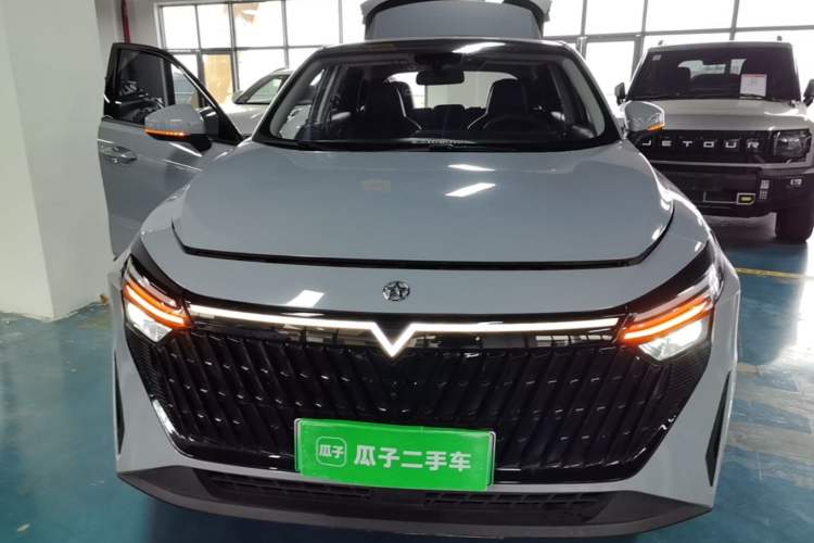 Used Venucia V DD-i 2023 110 km iE Version Front