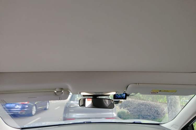 Used Venucia V DD-i 2023 110km iT Version Headliner