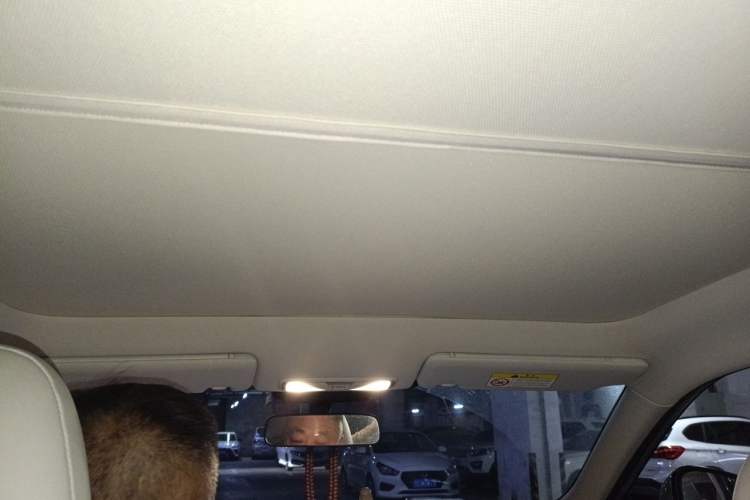 Used Venucia V DD-i 2023 110 km iE Version Headliner