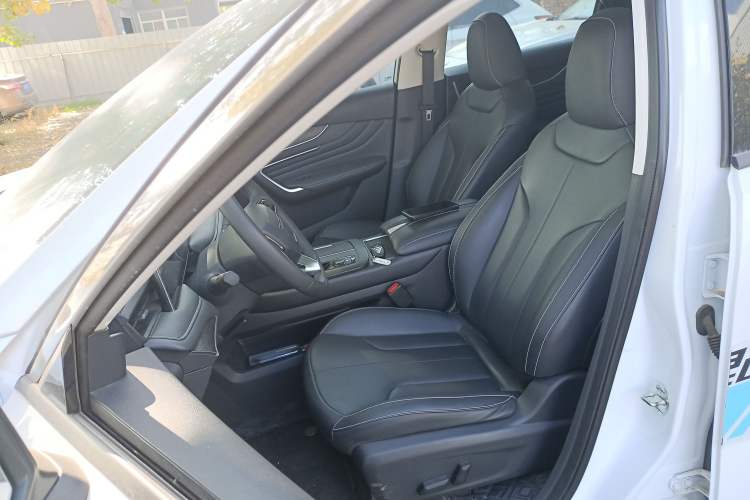 Used Venucia V DD-i 2023 110 km iE Version Left Front Seat