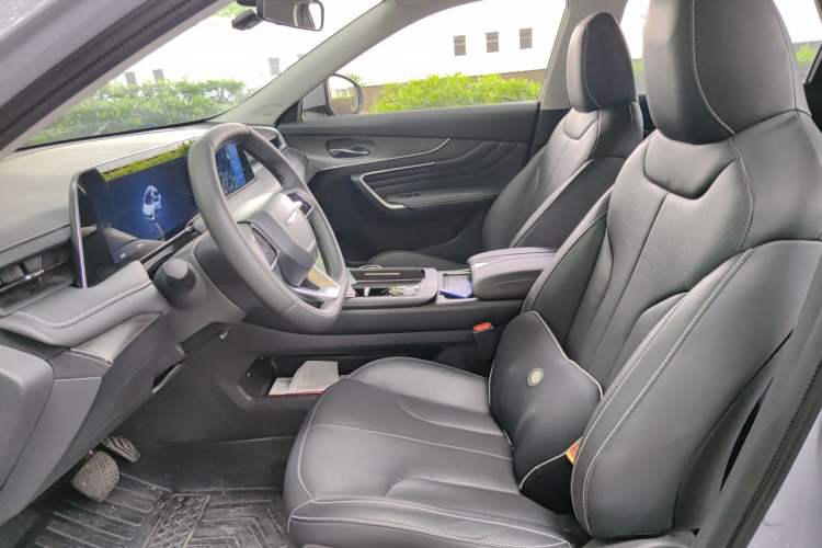 Used Venucia V DD-i 2023 110km iT Version Left Front Seat