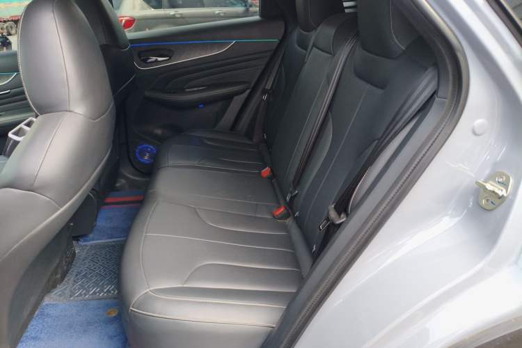 Used Venucia V DD-i 2023 110 km iE Version Left Rear Seat