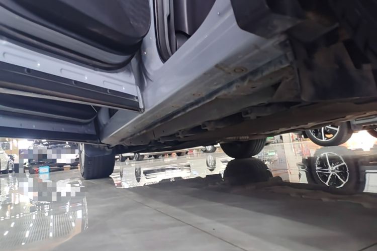 Used Venucia V DD-i 2023 60km iD Version Left Side Sill