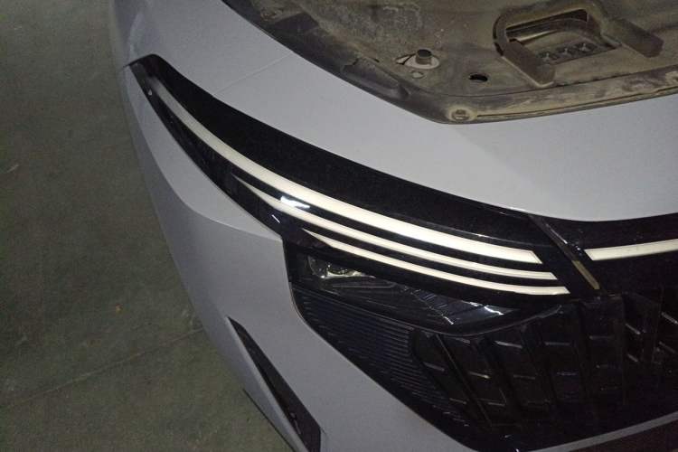 Used Venucia V DD-i 2023 110 km iE Version Right Front Headlight