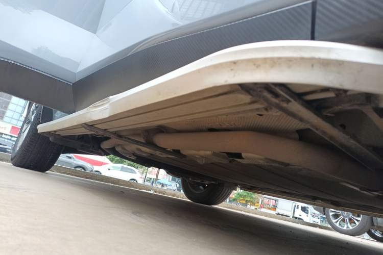 Used Venucia V DD-i 2023 110 km iE Version Right Side Sill