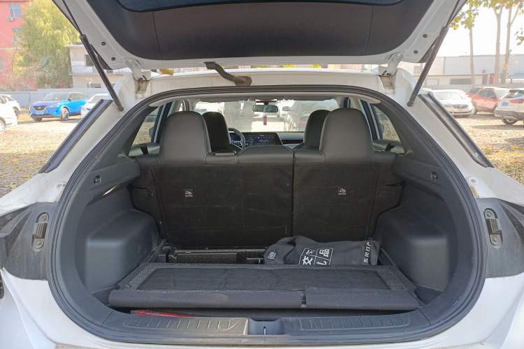 Used Venucia V DD-i 2023 110 km iE Version Trunk
