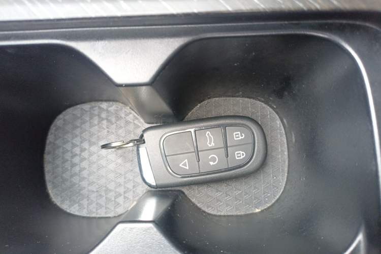 Used Venucia V DD-i 2023 110 km iE Version Vehicle Key