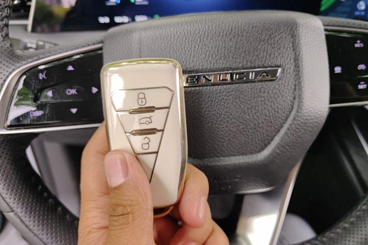 Used Venucia V DD-i 2023 110km iT Version Vehicle Key