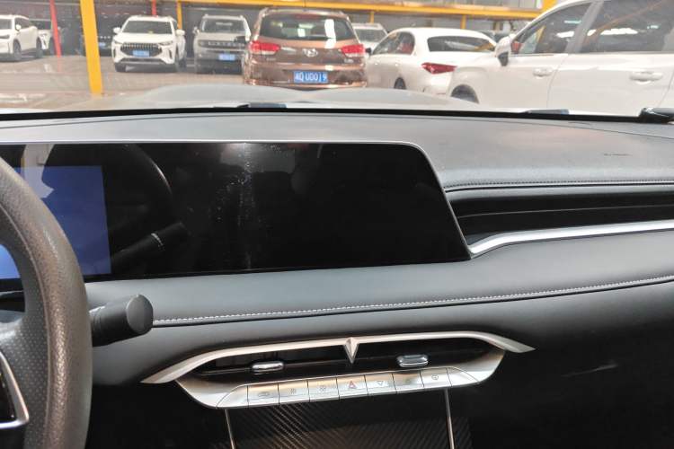 Used Venucia V DD-i 2023 60km iC Version Audio And AC Panel