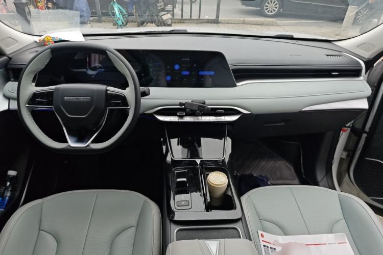 Used Venucia V DD-i 2023 110 km iE Version Center Console