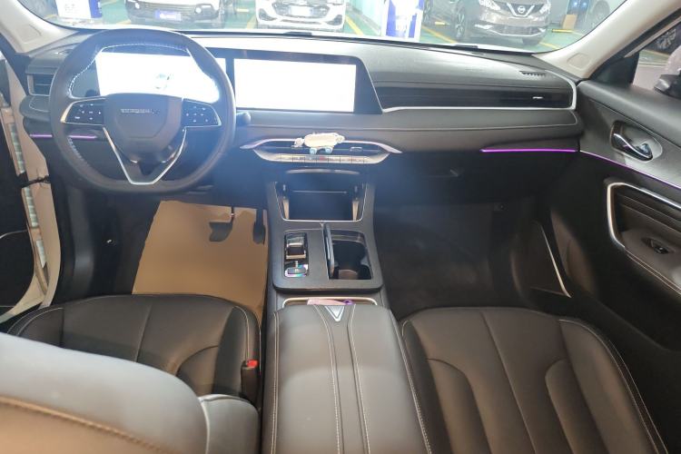 Used Venucia V DD-i 2023 110km iT Version Center Console