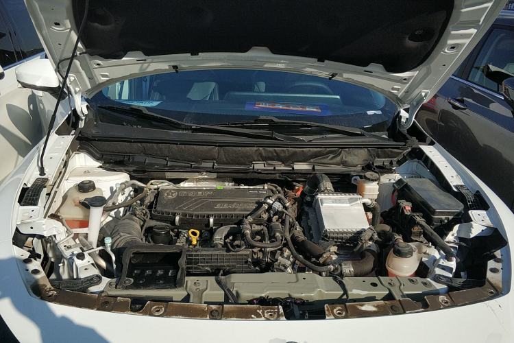 Used Venucia V DD-i 2023 110 km iE Version Engine Bay