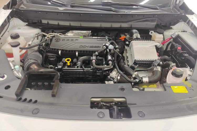 Used Venucia V DD-i 2023 60km iC Version Engine Bay