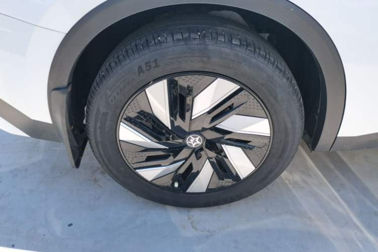 Used Venucia V DD-i 2023 60km iD Version Exterior 5