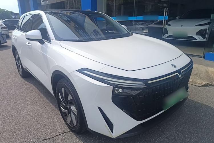 Used Venucia V DD-i 2023 110 km iE Version Front Right 45 Deg