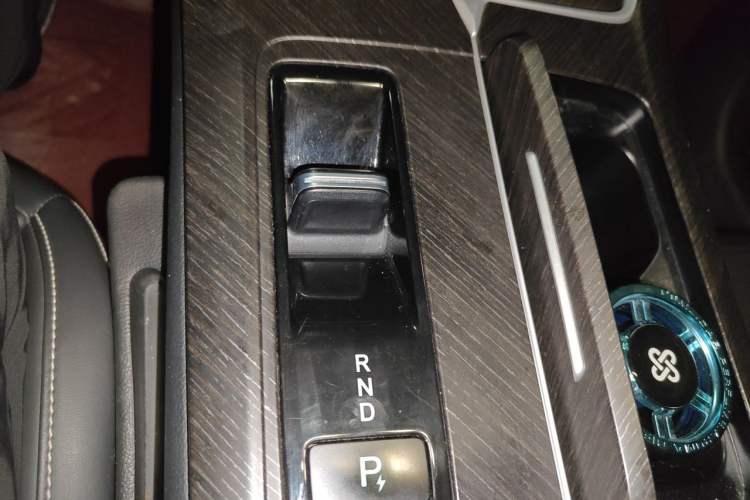 Used Venucia V DD-i 2023 60km iD Joy Ride Edition Gear Lever