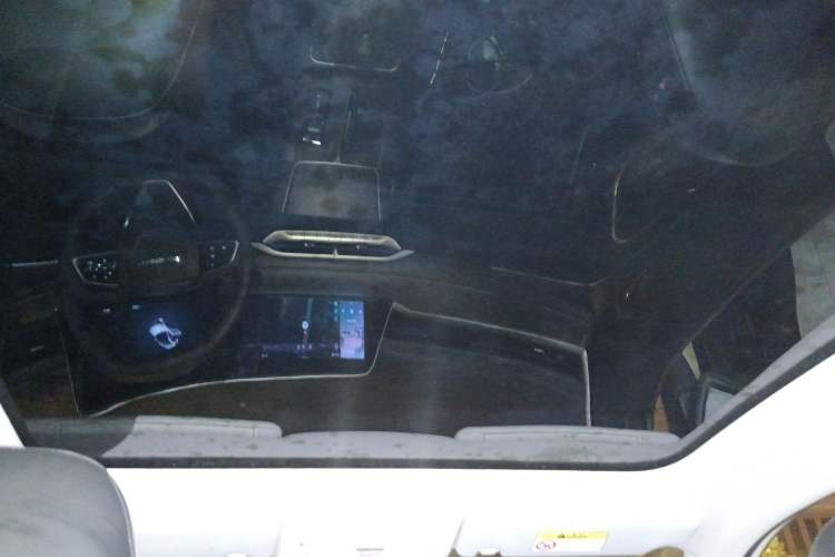 Used Venucia V DD-i 2023 110 km iE Version Headliner