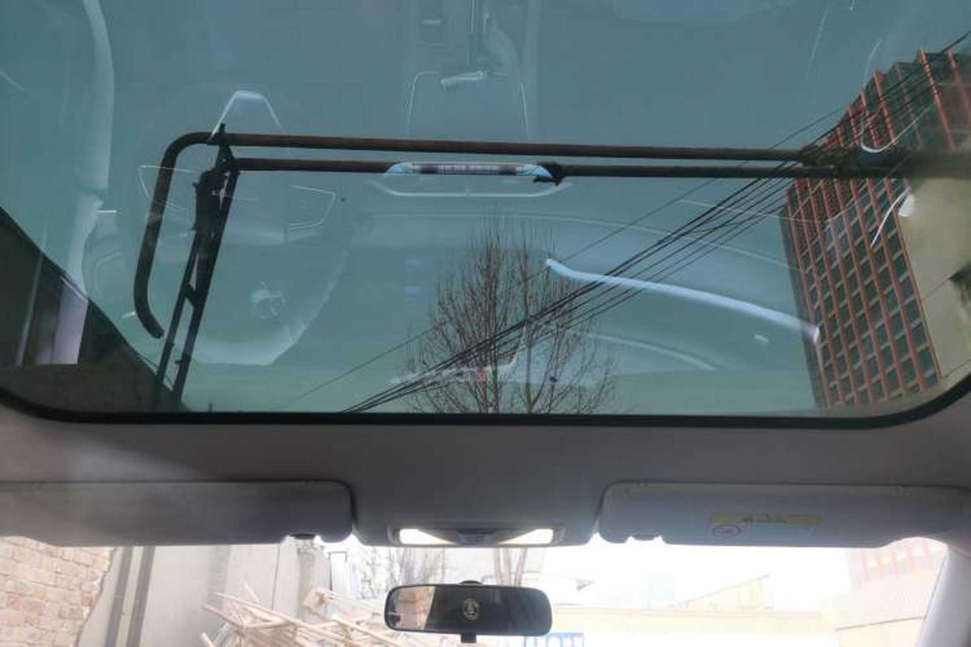 Used Venucia V DD-i 2023 60km iD Version Headliner