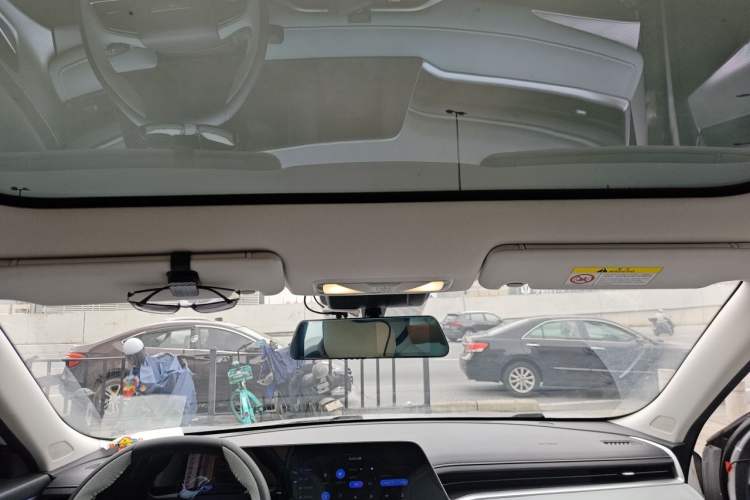 Used Venucia V DD-i 2023 110 km iE Version Headliner