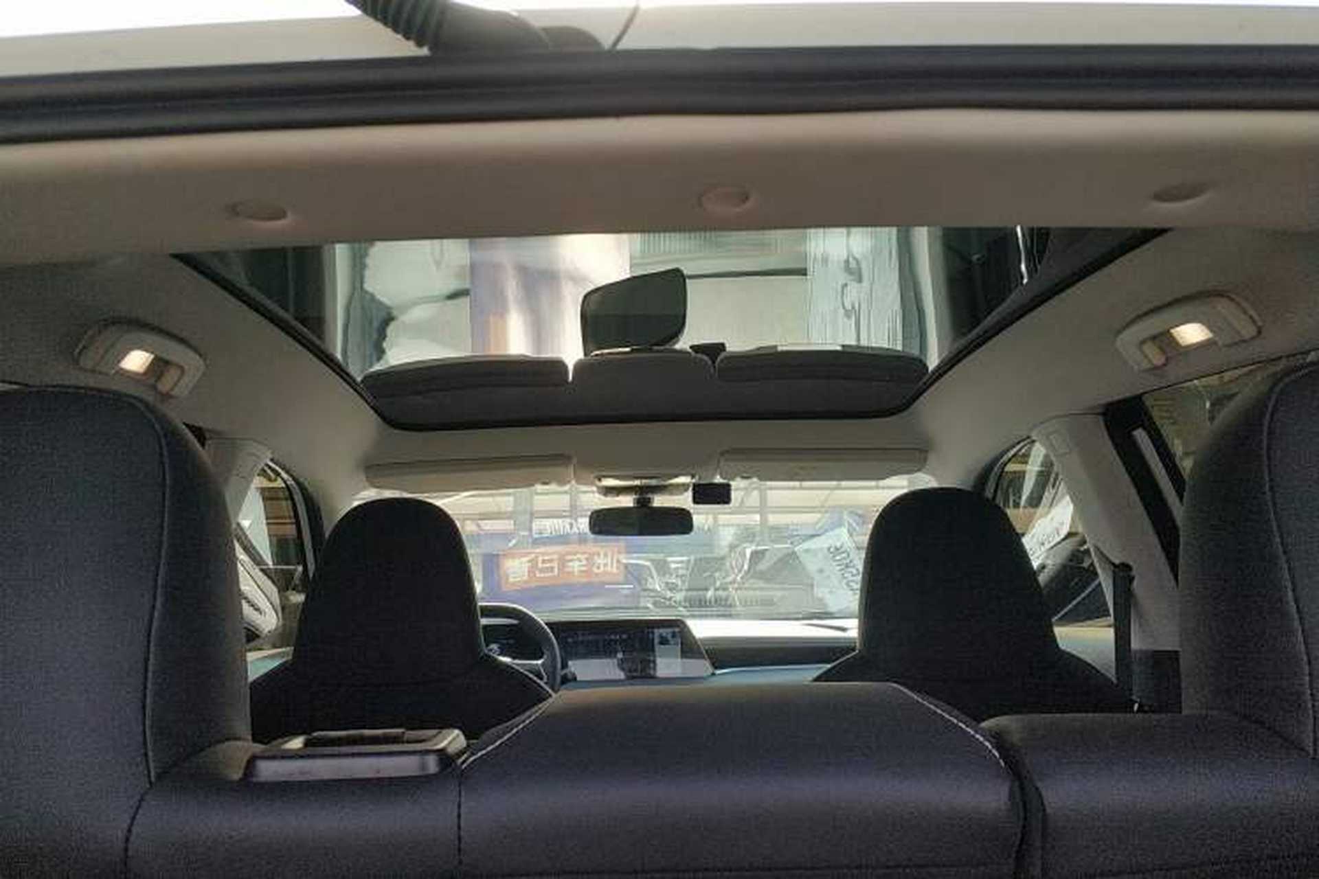 Used Venucia V DD-i 2023 110 km iE Version Headliner