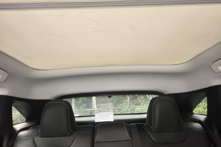 Used Venucia V DD-i 2023 110 km iE Version Headliner