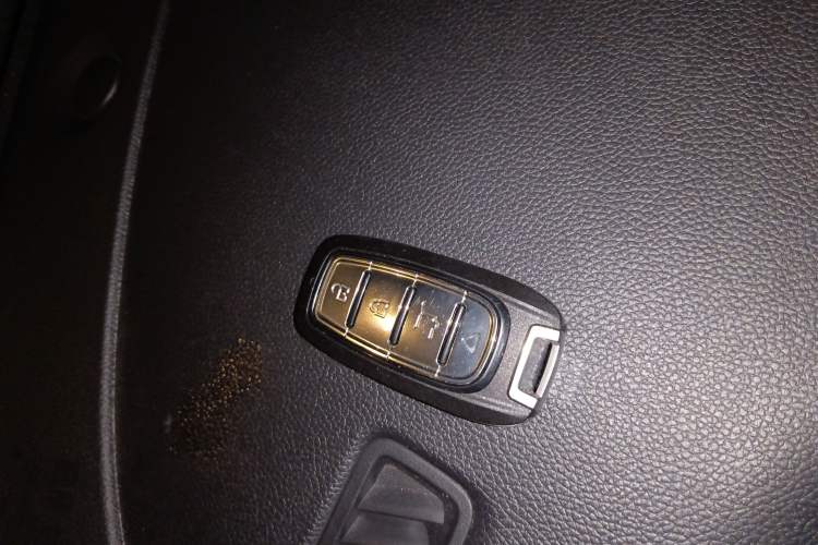 Used Venucia V DD-i 2023 110 km iE Version Interior 1