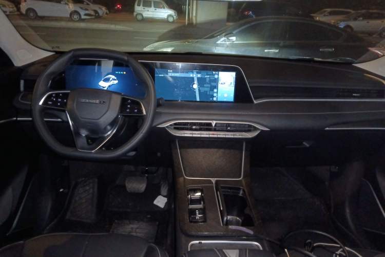 Used Venucia V DD-i 2023 110 km iE Version Interior 2