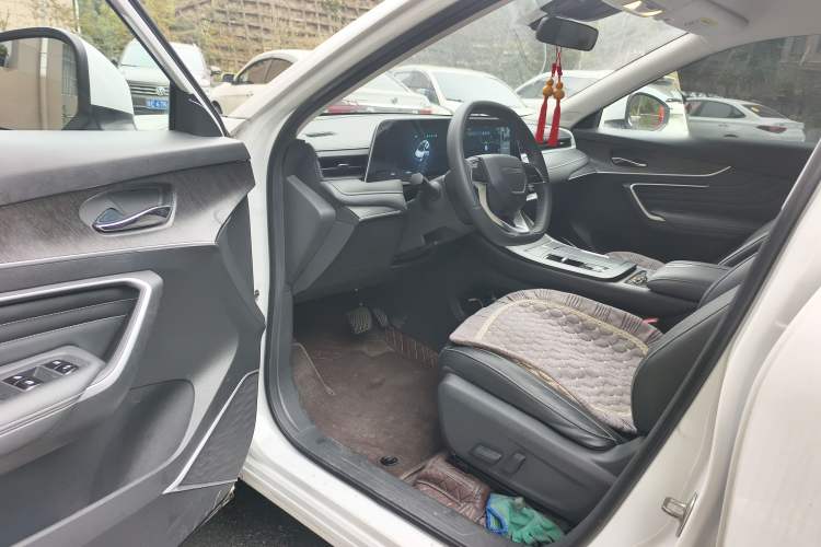 Used Venucia V DD-i 2023 110 km iE Version Interior 3