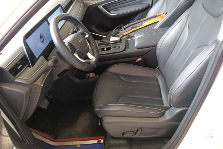 Used Venucia V DD-i 2023 110 km iE Version Interior 4
