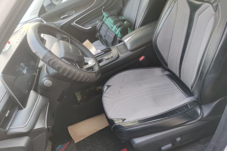 Used Venucia V DD-i 2023 60km iD Version Left Front Seat