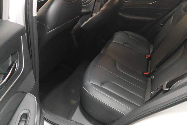 Used Venucia V DD-i 2023 60km iC Version Left Rear Seat