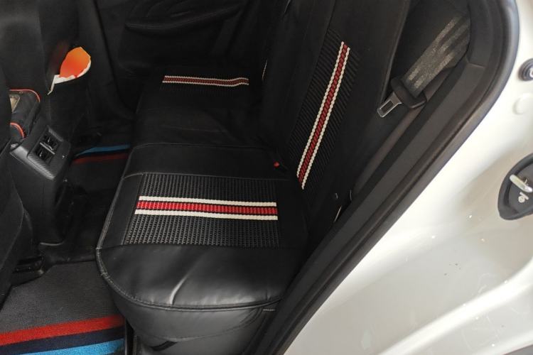Used Venucia V DD-i 2023 110 km iE Version Left Rear Seat