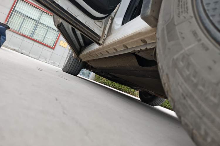 Used Venucia V DD-i 2023 110 km iE Version Left Side Sill