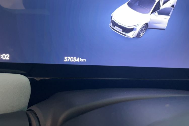 Used Venucia V DD-i 2023 110 km iE Version Odometer Close Up