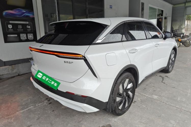 Used Venucia V DD-i 2023 110 km iE Version Rear Right 45 Deg