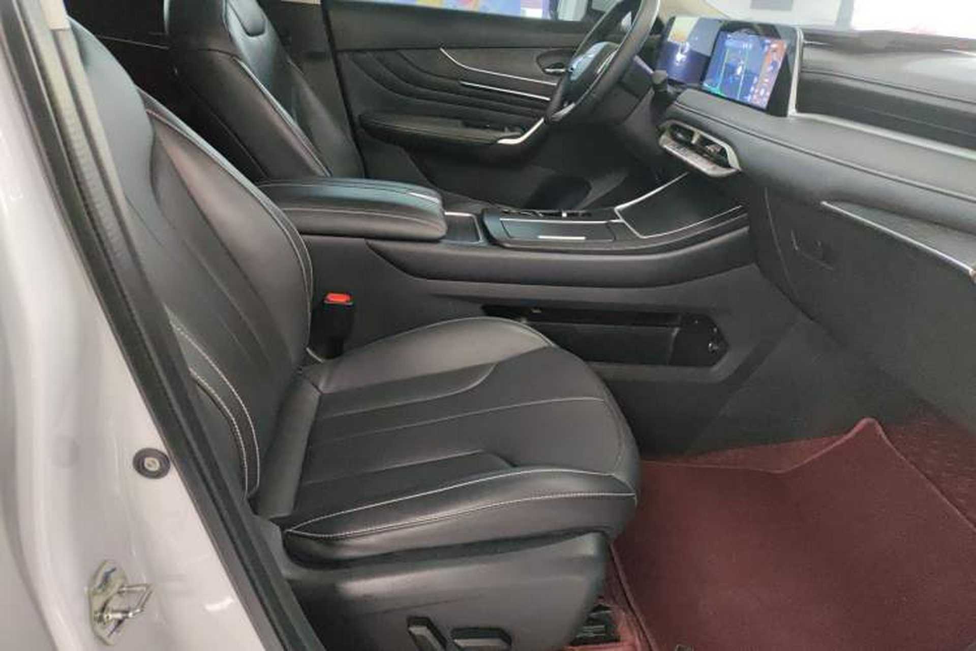 Used Venucia V DD-i 2023 60km iD Joy Ride Edition Right Front Seat
