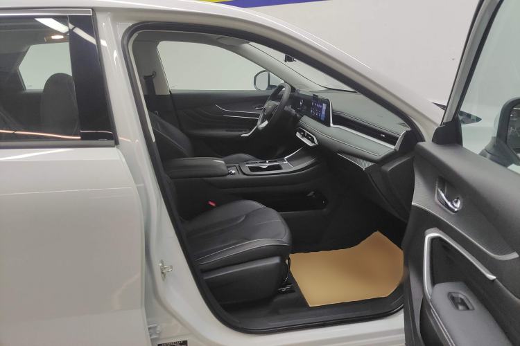 Used Venucia V DD-i 2023 60km iC Version Right Front Seat