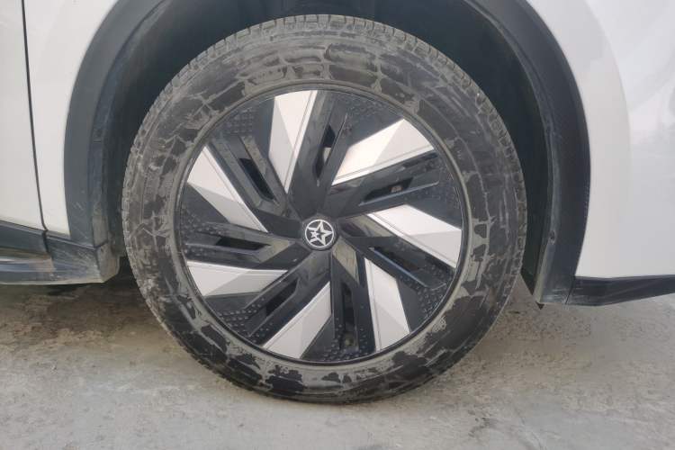 Used Venucia V DD-i 2023 60km iD Version Right Front Wheel Hub